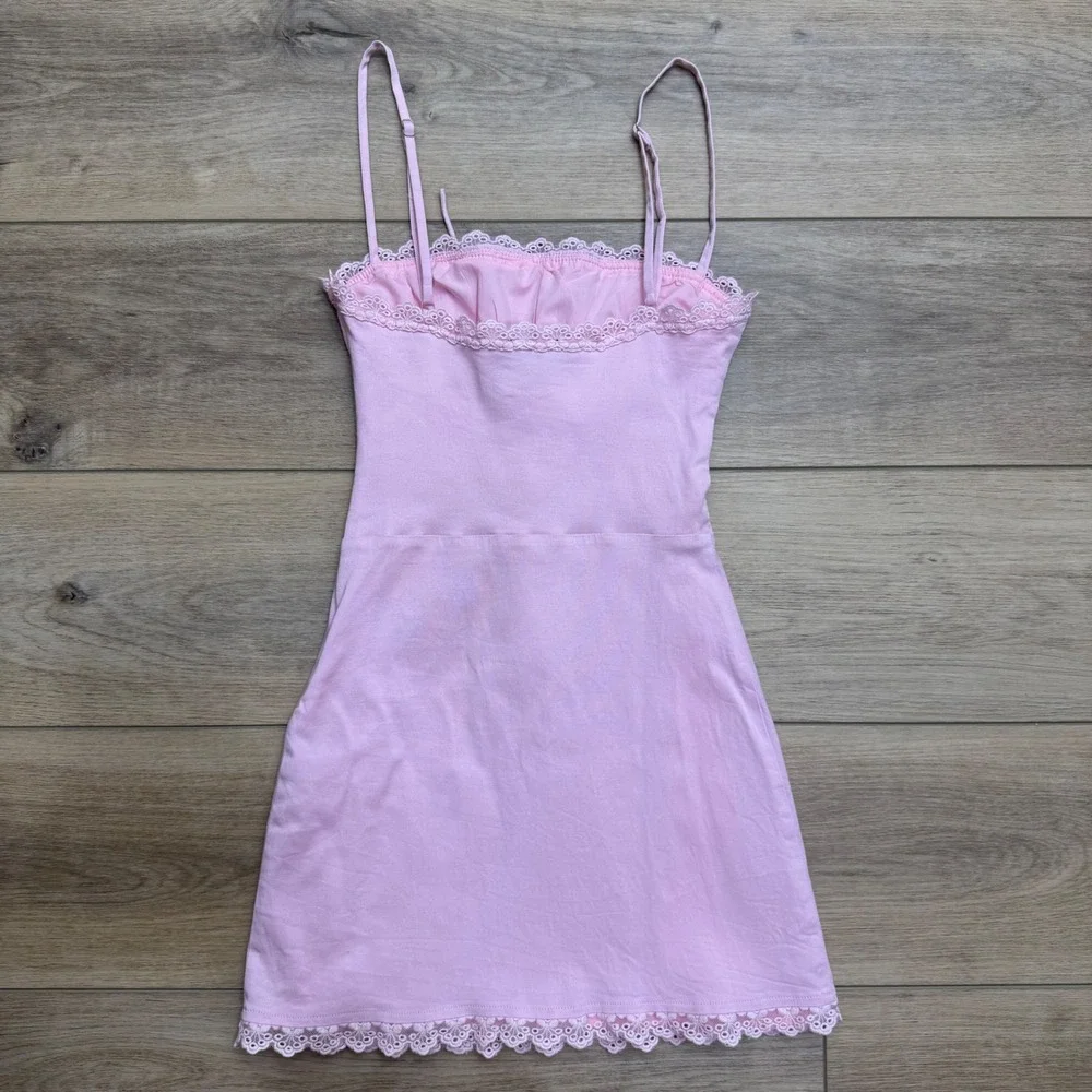 White Fox Boutique Pink Lace-Trim Bodycon Mini Dress - Picture 12 of 13